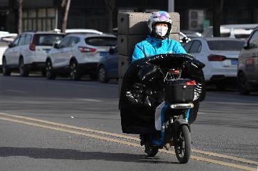 今年過年，開車回家！——“95后”騎手李文達(dá)成了年度“小目標(biāo)”