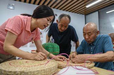 傳統(tǒng)編織技藝助民增收