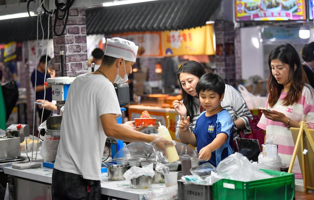 天津：夏日夜市激發(fā)城市活力