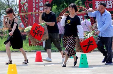 浙江長(zhǎng)興：農(nóng)民趣味運(yùn)動(dòng)會(huì)迎端午