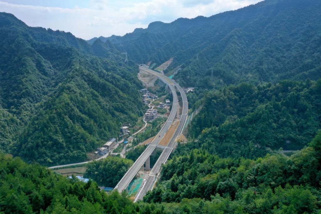 張南高速湖北段即將建成通車