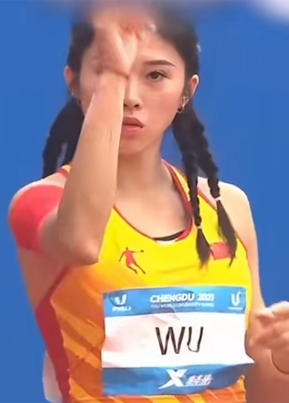 雙語(yǔ)大片來(lái)了！Fisu games in Chengdu...